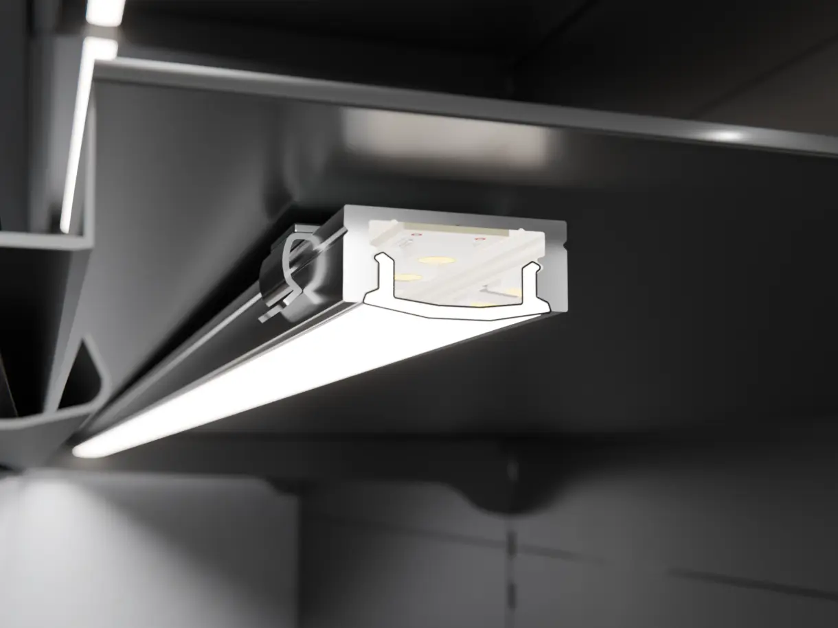 LED-Lichtleiste CALLU in Aufbaumontage am Metallfachboden – effiziente Beleuchtungslösung von DWD Concepts